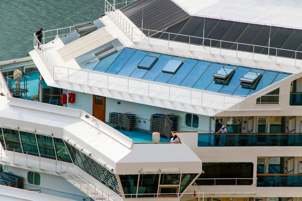 Les croisières fluviales versus les croisières en mer : quelles compagnies choisir ?